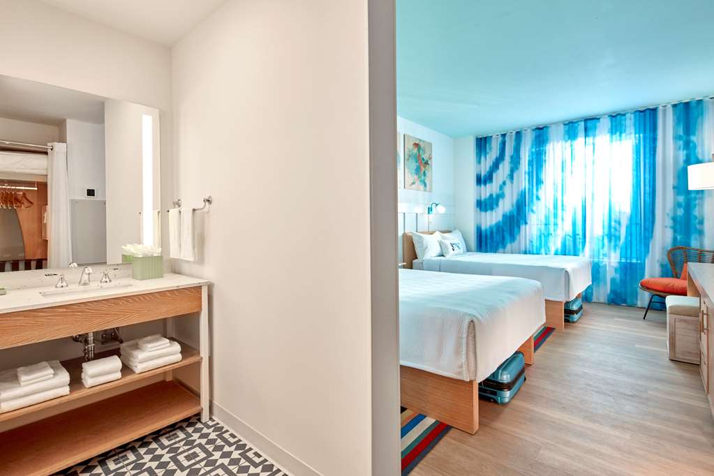 Universal's Endless Summer Resort Surfside Inn and Suites - photo 8
