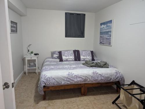 Brighton Apartment Sleeps 3 Steps to Bus Line — 4-Star Luxury Hotel in Boston, United States