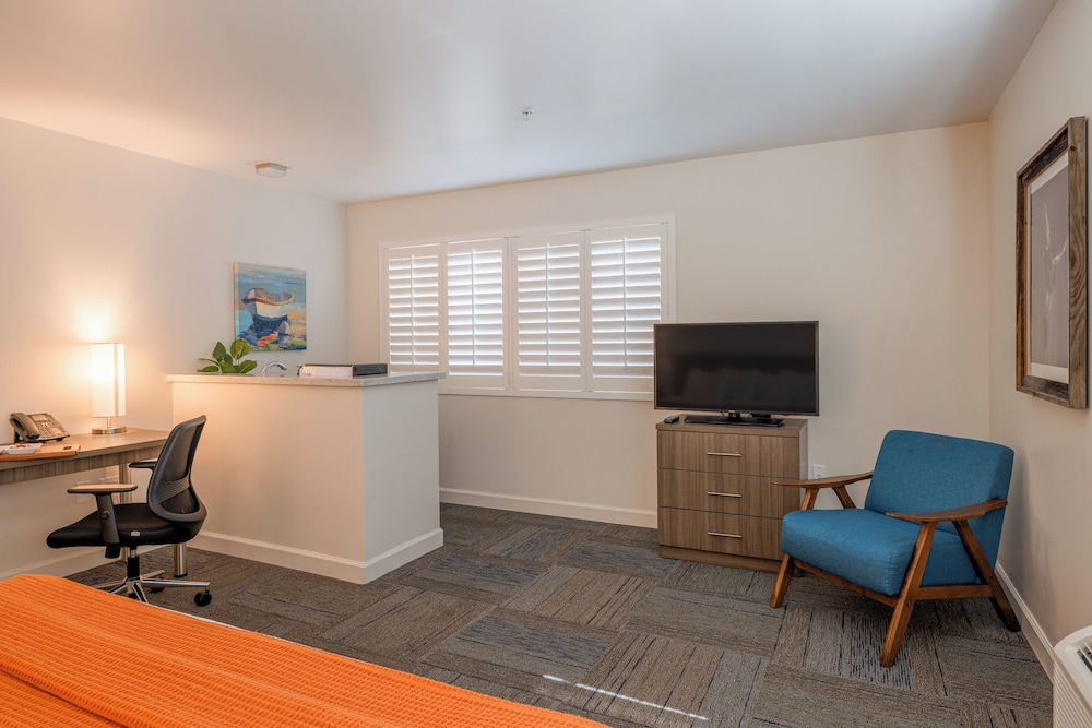Inn At Moss Landing Point - photo 37