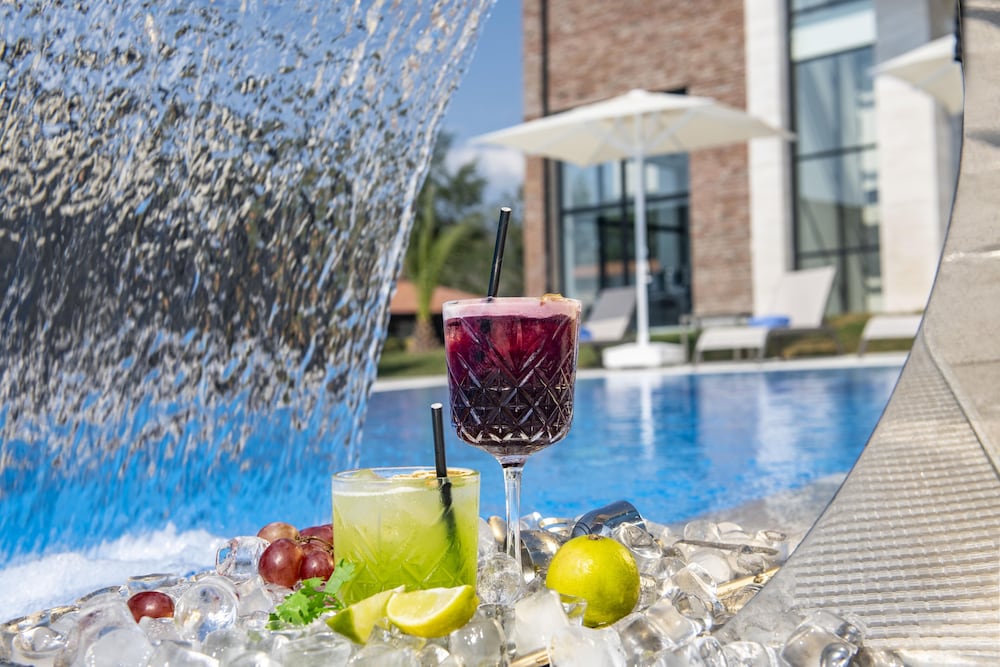 Poolside bar