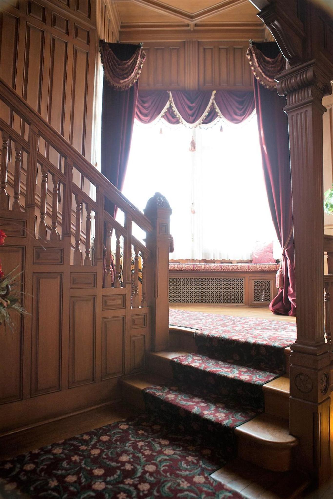Alexander Mansion Bed and Breakfast - photo 17
