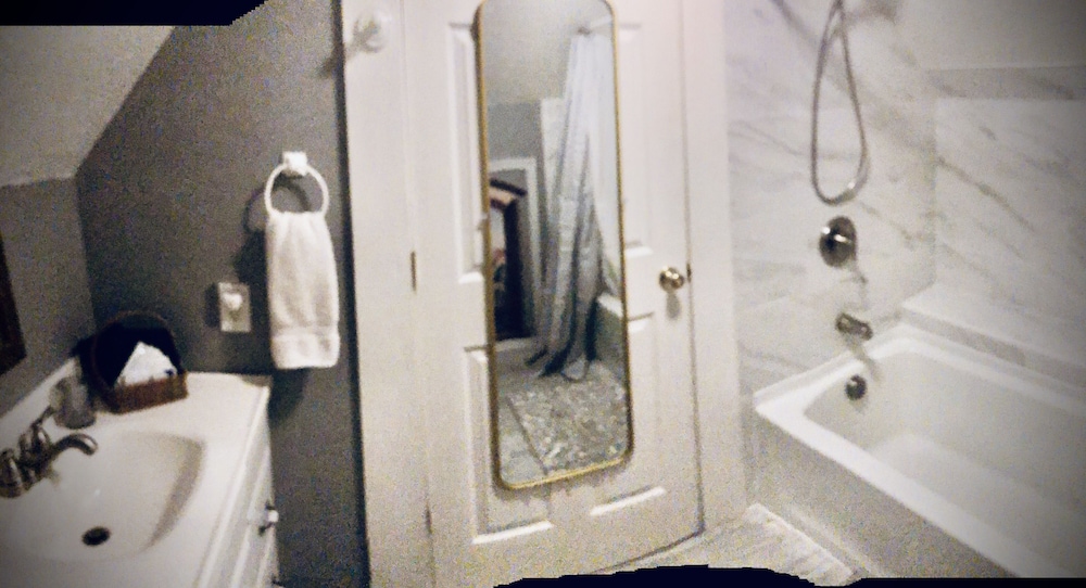Weaverville Whitmore Inn - photo 24