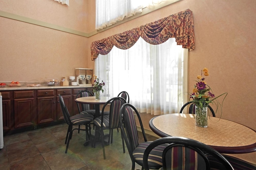 Americas Best Value Inn Anderson SC - photo 14