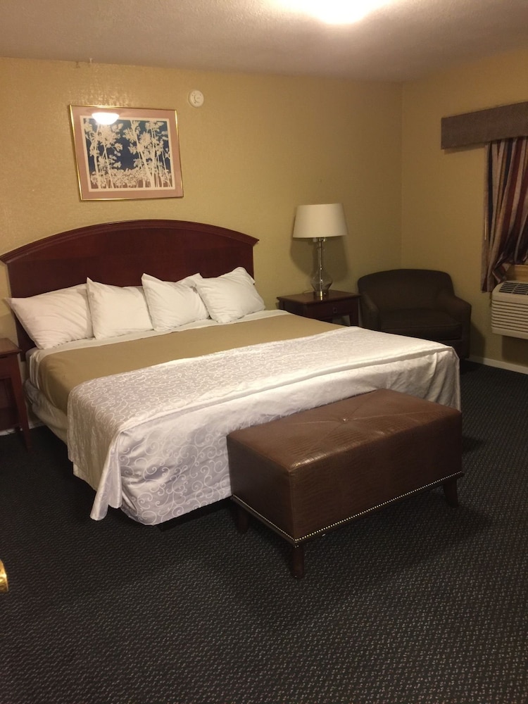 Ranch House Inn and Suites - photo 23
