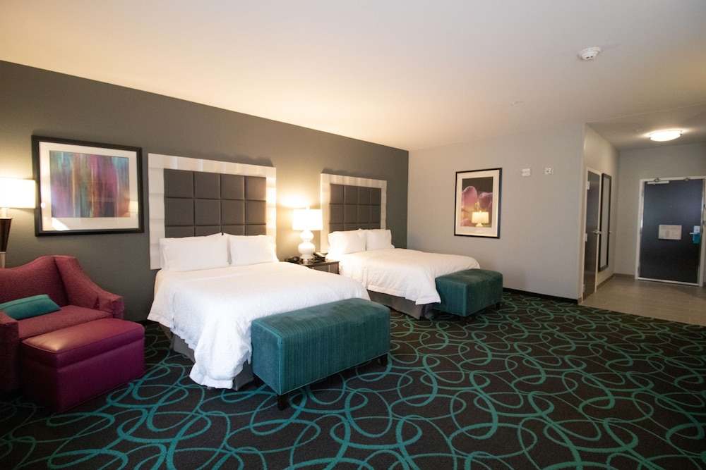 Hampton Inn Kearney - photo 11