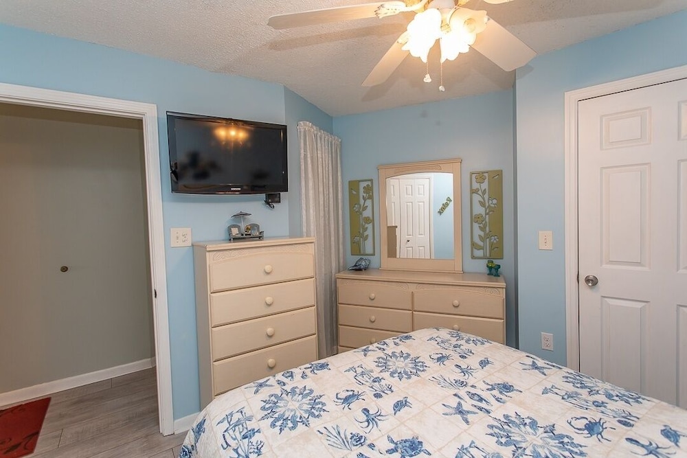 Royal Garden Resort 203 1 Bedroom Condo by RedAwning - photo 4