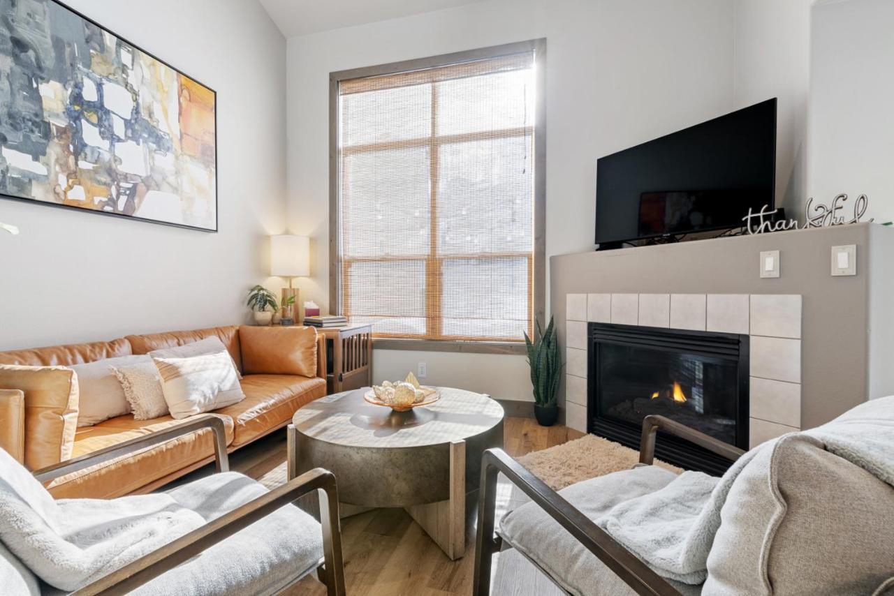 Perfectly Located 3 Bed 3 5 Bath Beautiful Townhome — Edwards