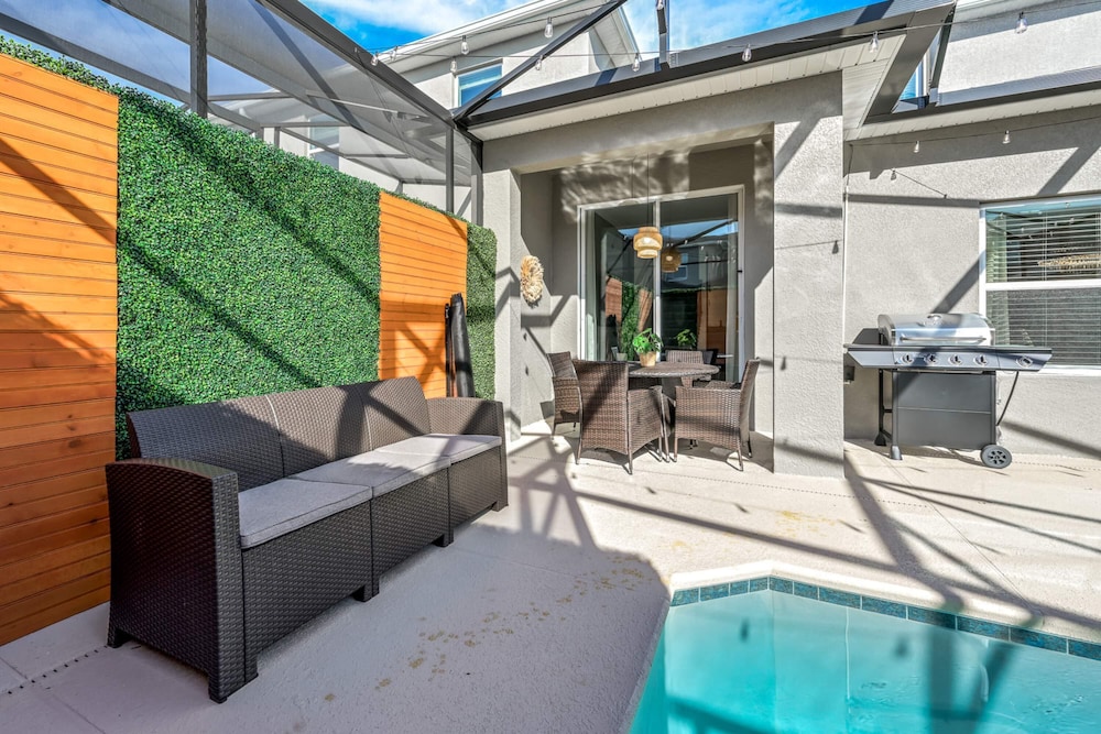Opulent Retreat Themed Bedrooms and Pool Paradise - photo 14