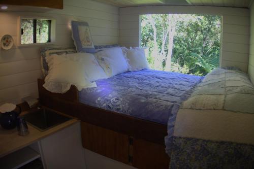Paddock Shack - carbon neutral hotel in Unknown City