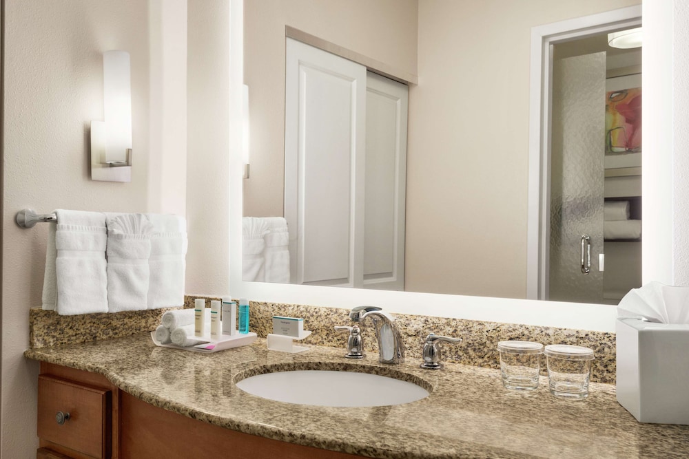 Homewood Suites by Hilton Fargo - photo 32