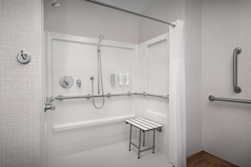 Hampton Inn Yorkville - photo 28
