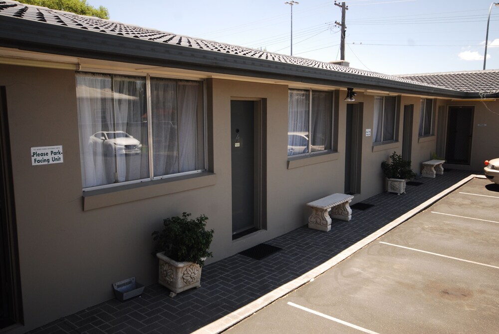 Motabelle Holiday Units in South Tamworth, Australia
