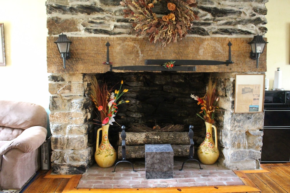 Hometown Inn Staunton - photo 21