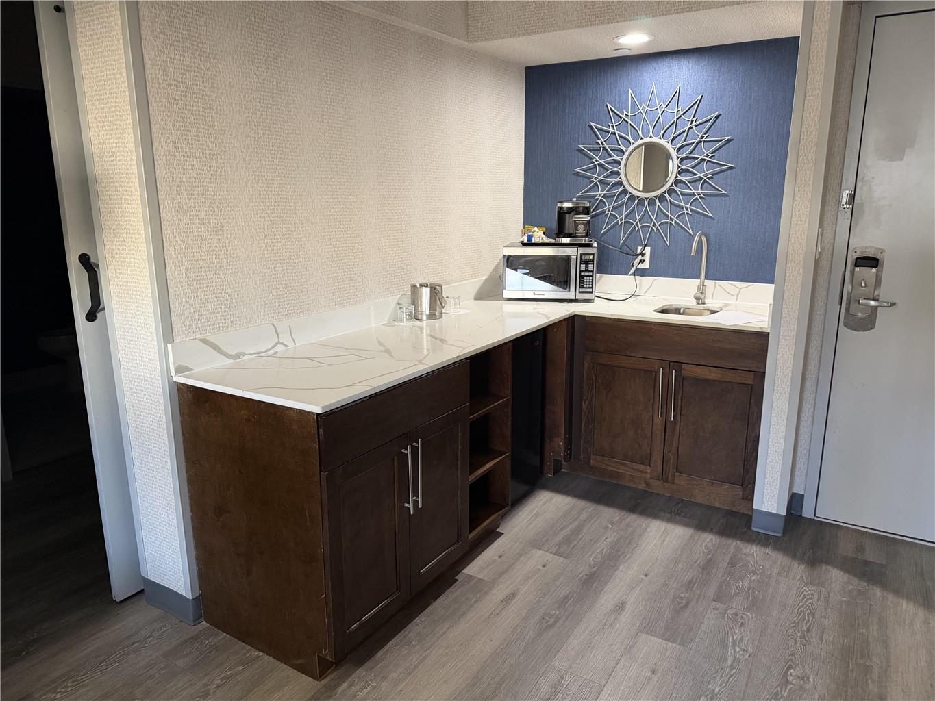 Best Western Plus Miamisburg Dayton Suites Banquets & Hotel - photo 10