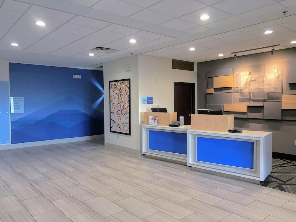 Holiday Inn Express & Suites Hearne by IHG - photo 29