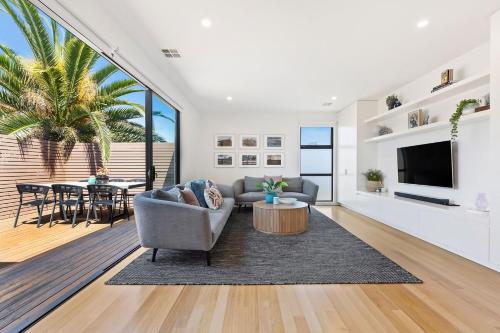 Como Villa Family Retreat Close to Beach & Shops — 4-Star Luxury Hotel in Parkdale, Australia