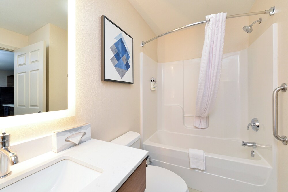 Candlewood Suites Northeast Kansas City by IHG - photo 36
