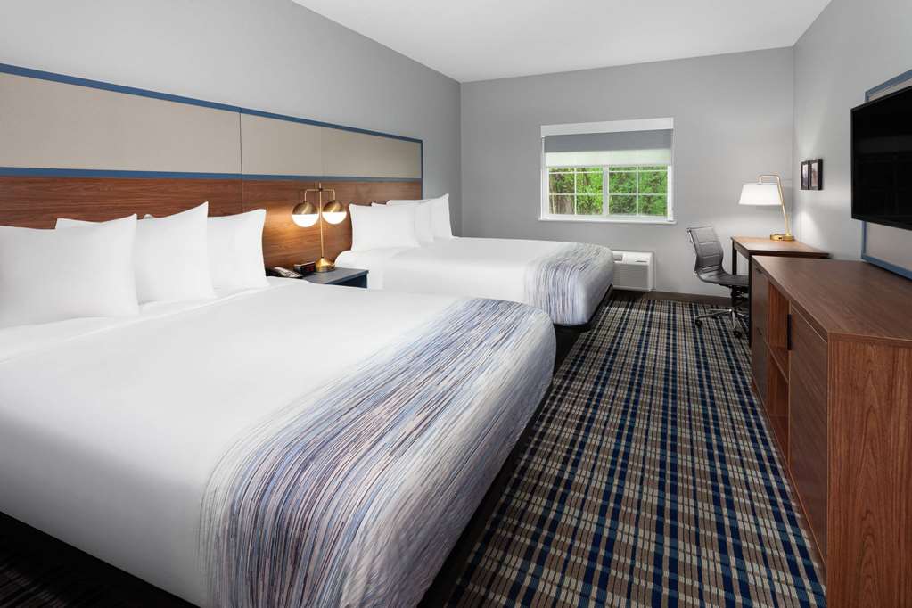 Super 8 by Wyndham Eagle River - photo 14