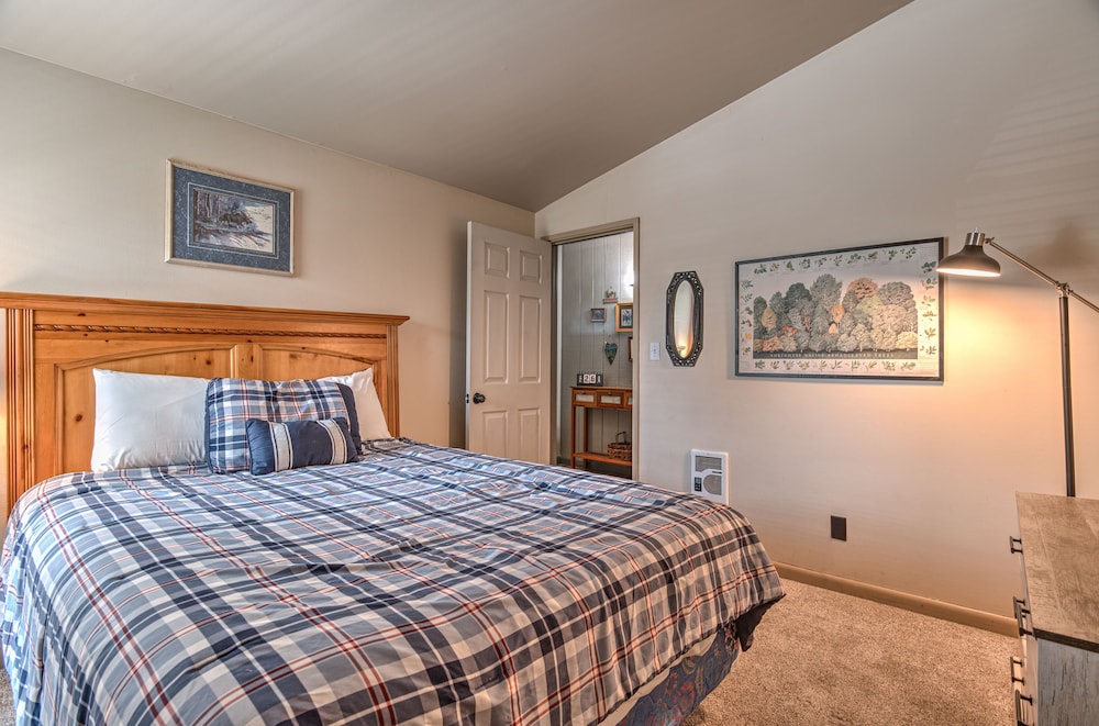 Abbot House Unit 20 — 4-Star Luxury Hotel in Bend, United States