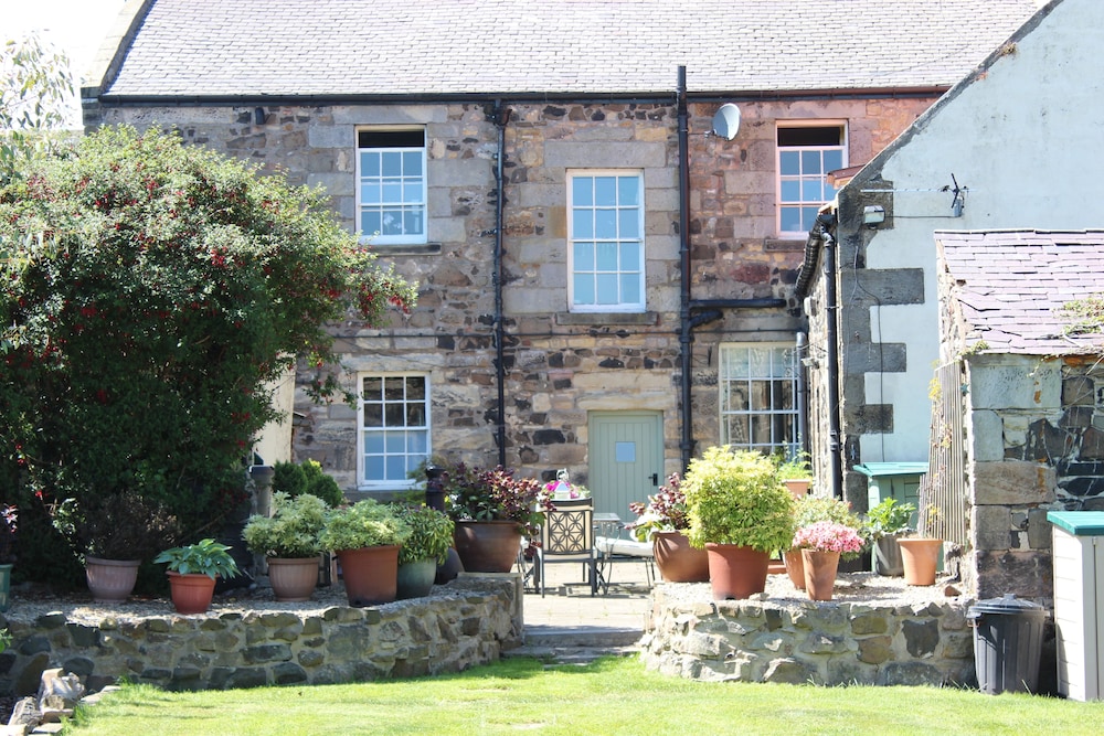 Market Cross Guest House — 5-Star Luxury Hotel in Belford, United Kingdom