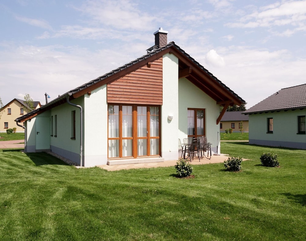 Seepark Auenhain — 5-Star Luxury Hotel in Markkleeberg, Germany