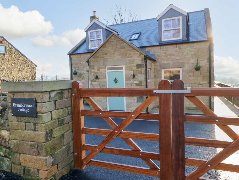 Bramblewood Cottage — 4-Star Luxury Hotel in Barnard Castle, United Kingdom