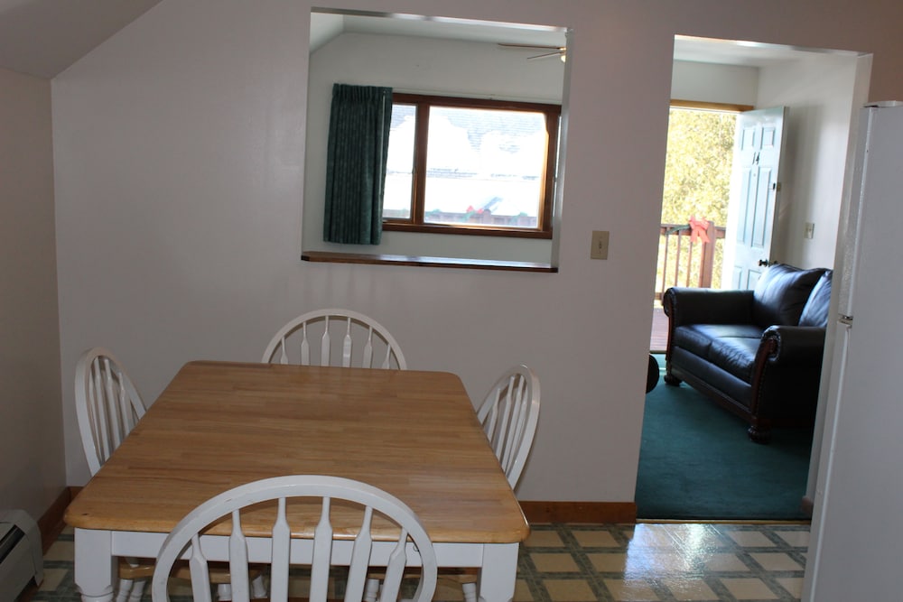 Sara Placid Inn & Suites - photo 41