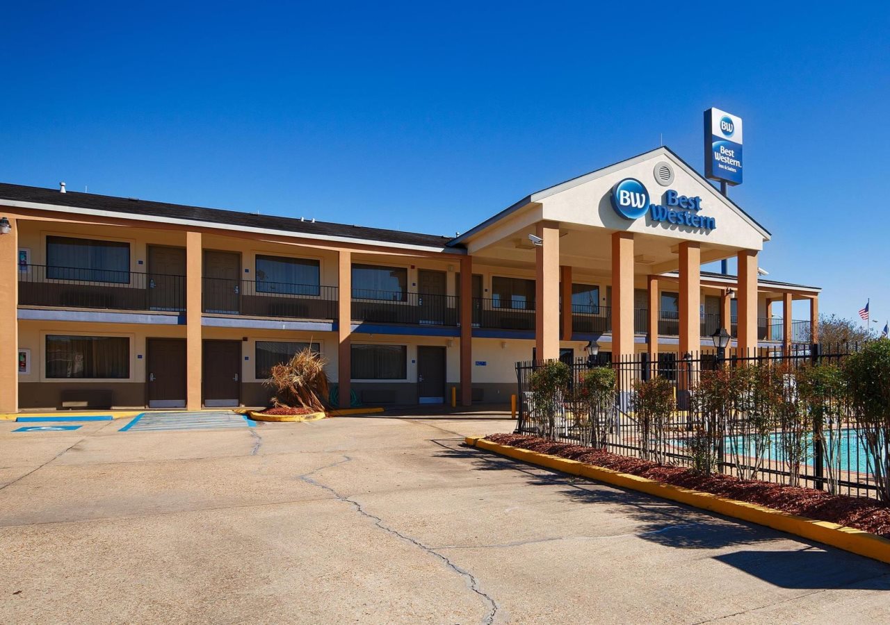 Deluxe Inn Suites Morgan City — Morgan