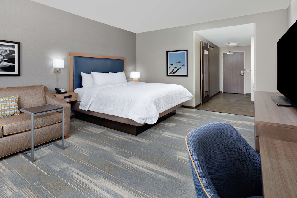 Hampton Inn & Suites San Diego Airport Liberty Station - photo 35