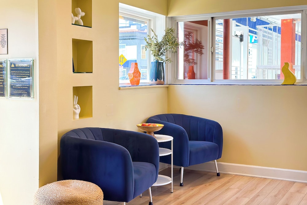 Hotel Del Sol - photo 3