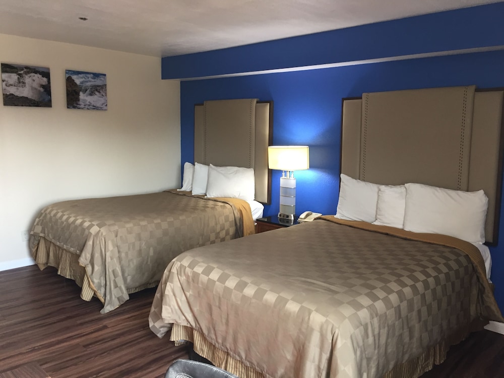California Inn and Suites Bakersfield - featured photo