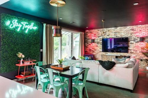 Upstay Luxe Pool Retreat 7 Min to Rainey St — 4-Star Luxury Hotel in Austin, United States