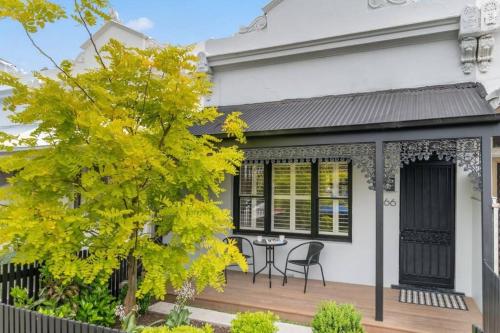 Very Victorian Modern Special 2brm 1bth — Melbourne