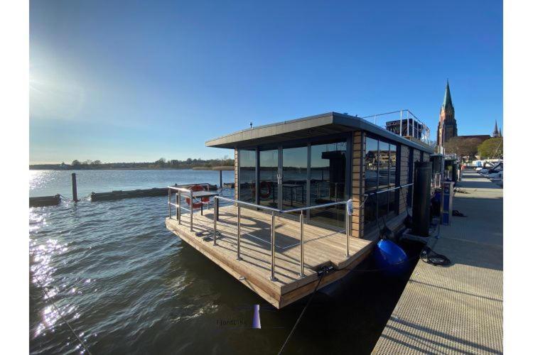 Hausboot Fjord Ankerplatz Mit Biosauna In Schleswig — Schleswig