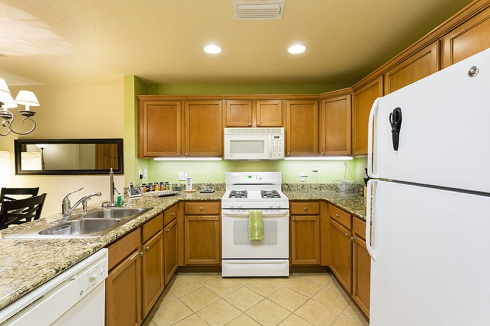 Reunion Resort by Intteli Fun Rentals - photo 31