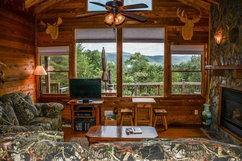 Okeana - carbon neutral hotel in Blue Ridge