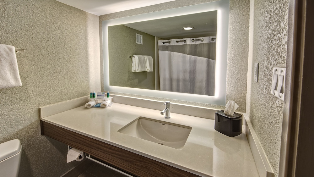 Holiday Inn Express Louisville Airport Expo Center by IHG - photo 10