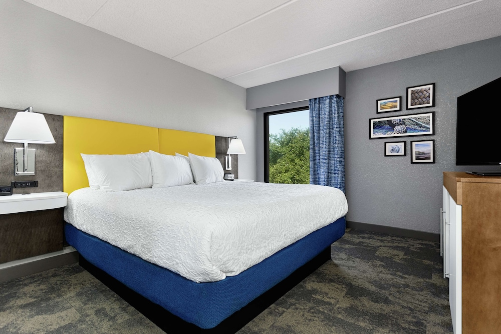 Hampton Inn Amelia Island at Fernandina Beach - photo 19