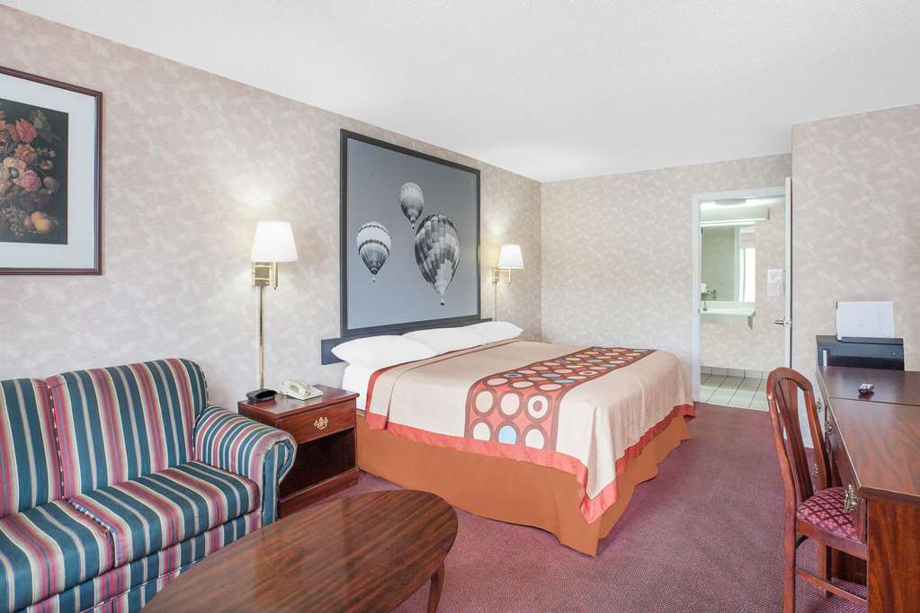 Super 8 by Wyndham Decatur Priceville - photo 12