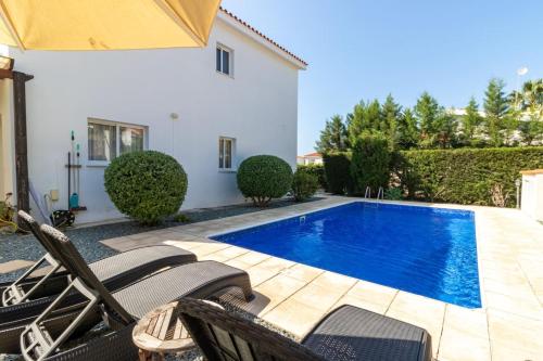 Villa Love 3BR Romantic Retreat near Coral Bay Beach in Pegeia, Cyprus