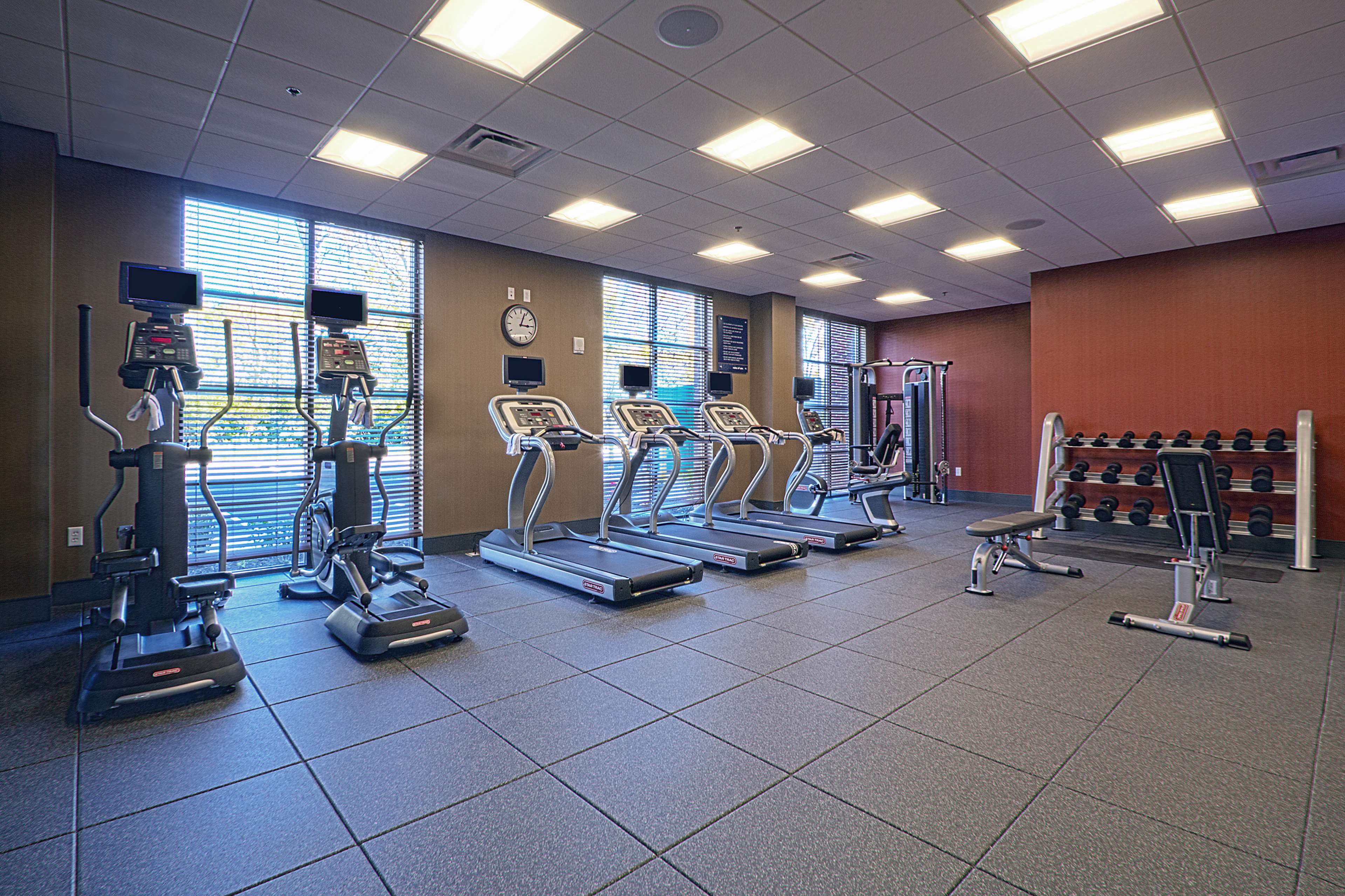 Hampton Inn & Suites Columbus University Area - photo 32
