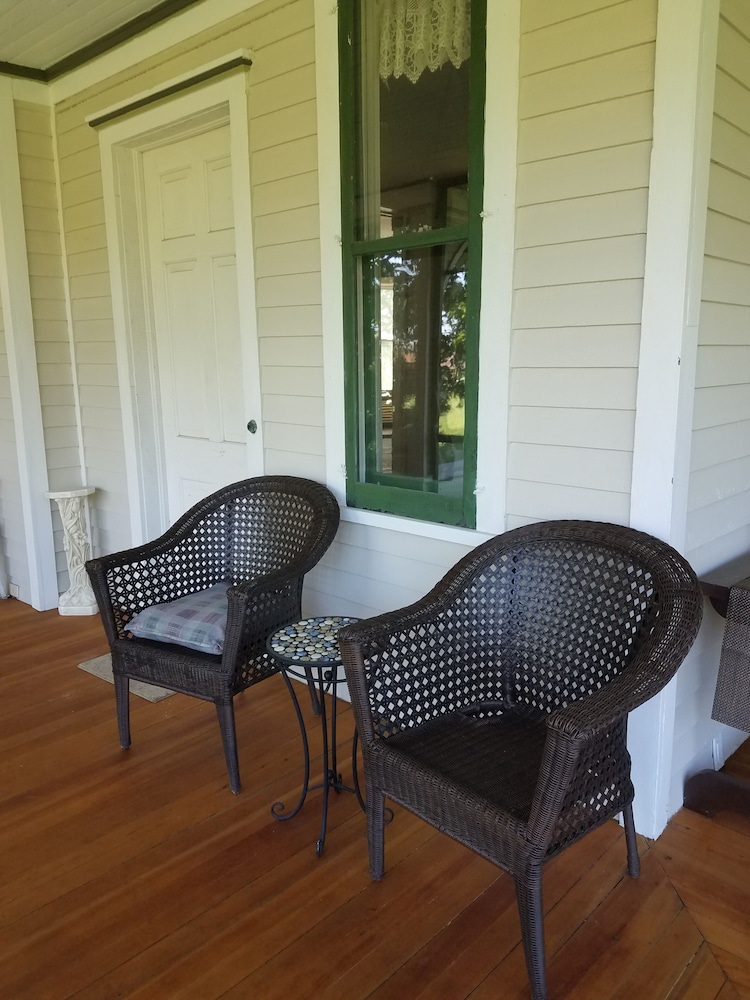 Oaklawn Inn Llc - photo 63