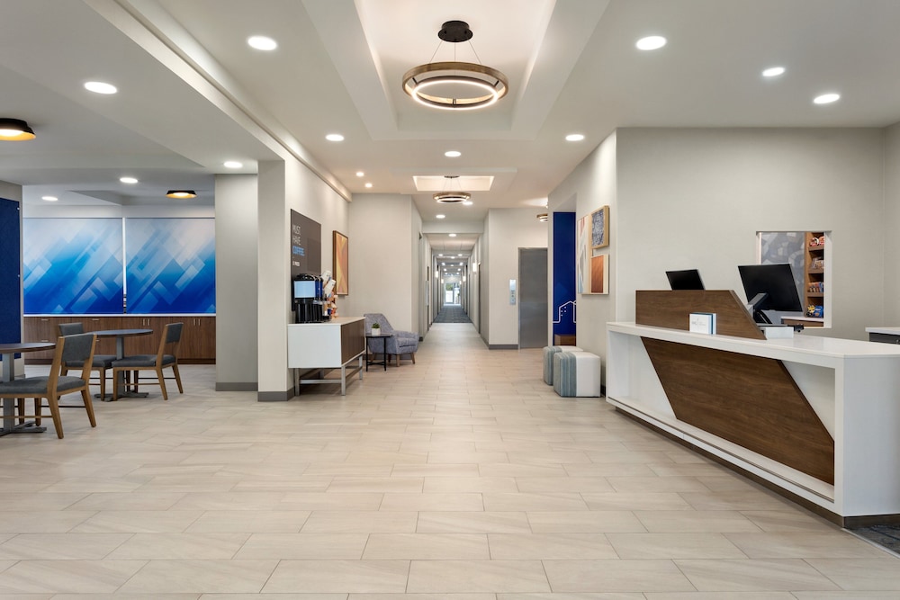 Holiday Inn Express Hotel & Suites Fort Pierce West an IHG Hotel - photo 2