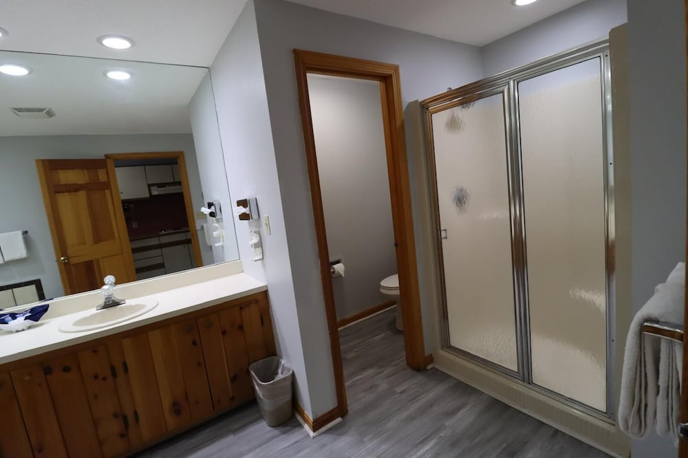 Travelodge by Wyndham Lincoln Near White Mountain - photo 23