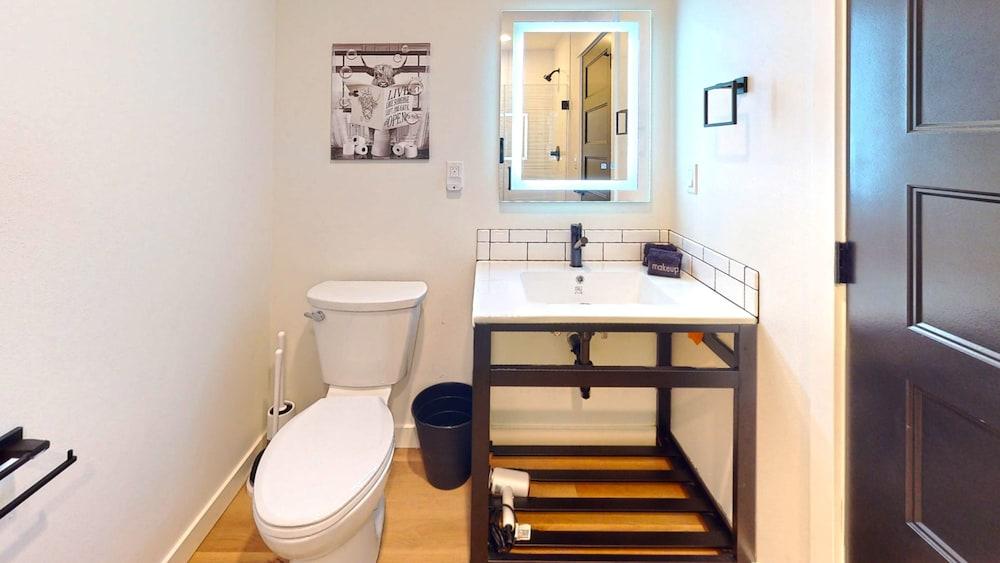 The Commons Urban Coastal Lodging - photo 13