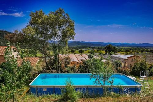 Grand Studio Provencal Piscine Vue Magnifique — hotel in Carnoules