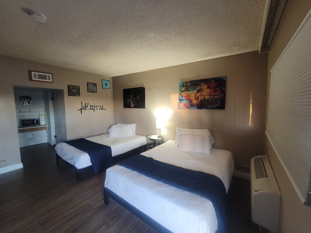 Desert Hills Motel - photo 33