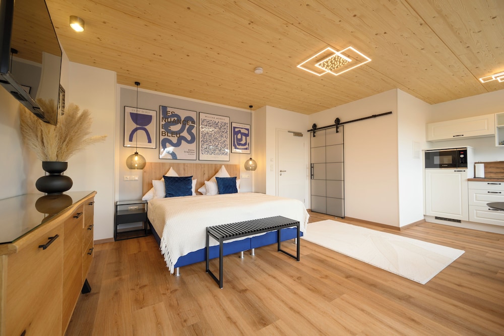 Landgasthof zur Sonne — hotel in Dillingen