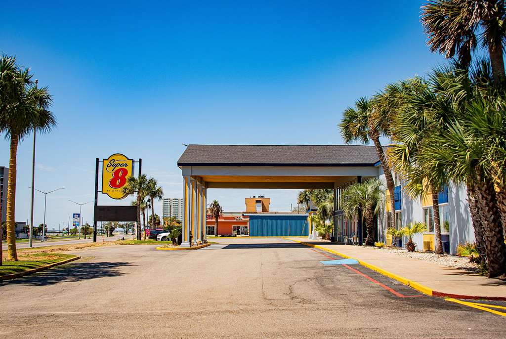 Super 8 by Wyndham Biloxi - photo 11