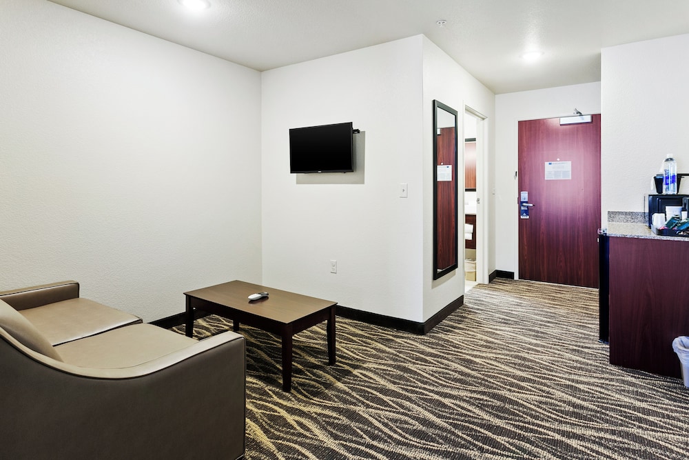 Cobblestone Hotel & Suites Wickenburg - photo 24